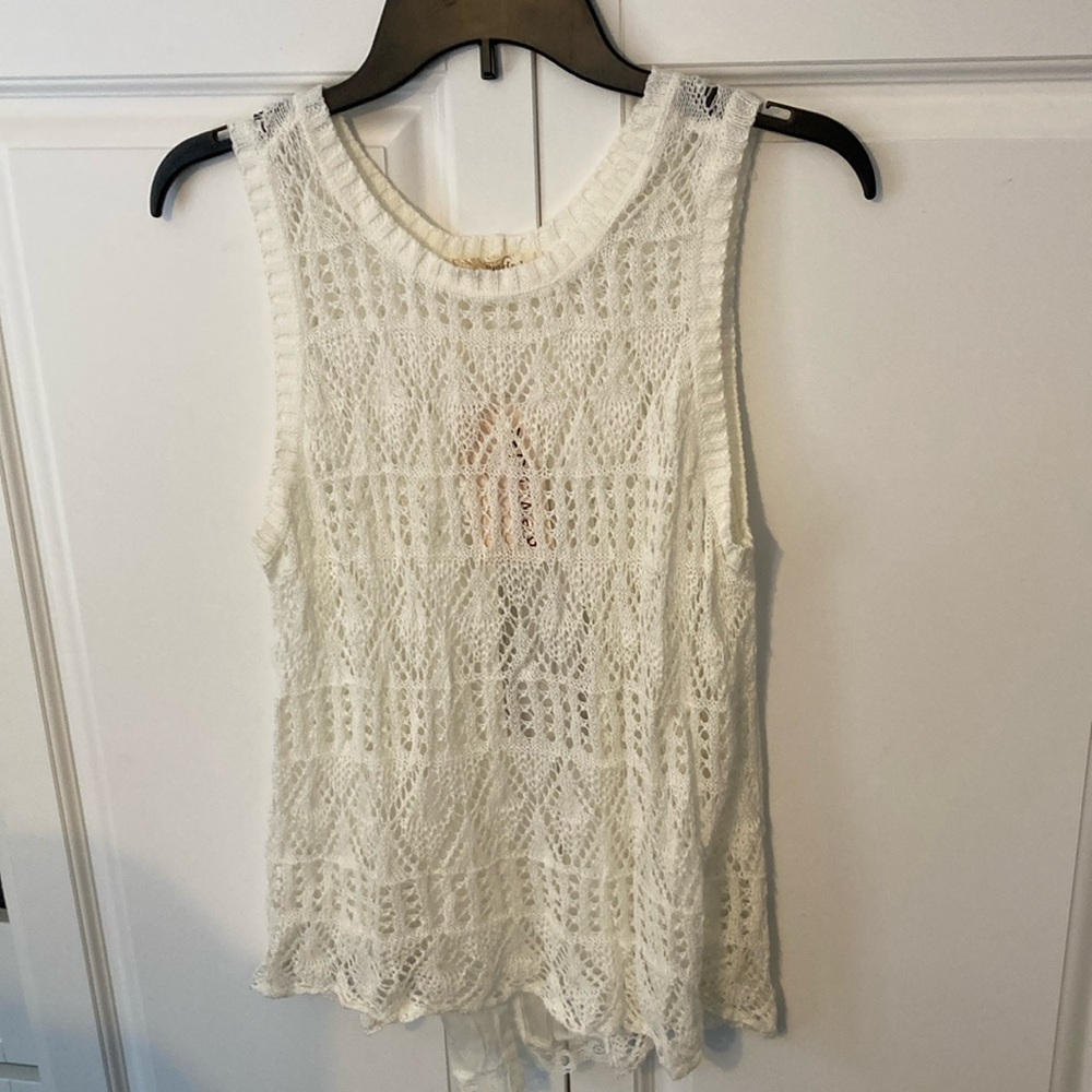 NWT cream crochet take to with button back panel size M